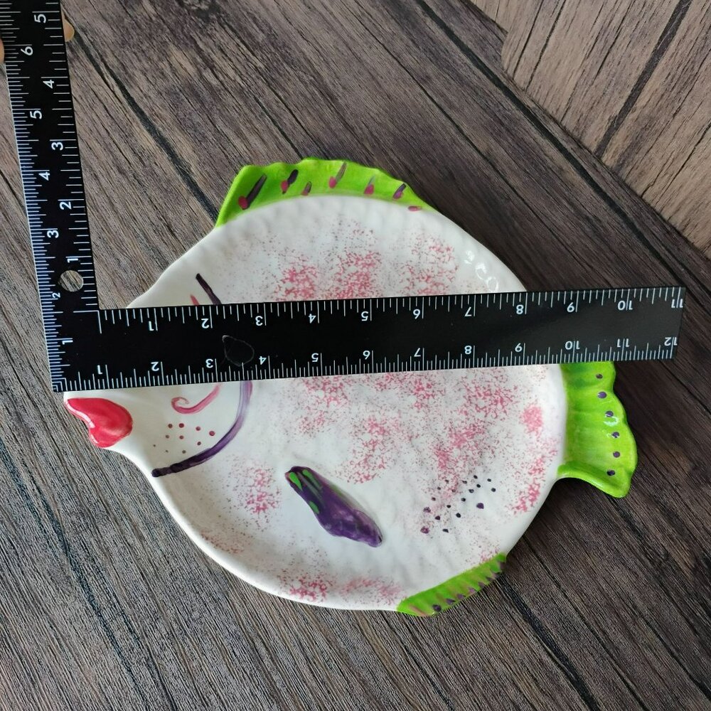 Vintage Holland Mold Fish Plate, 11" 1970s Hand-Painted Ceramic Coastal Platter - Picture 4 of 7